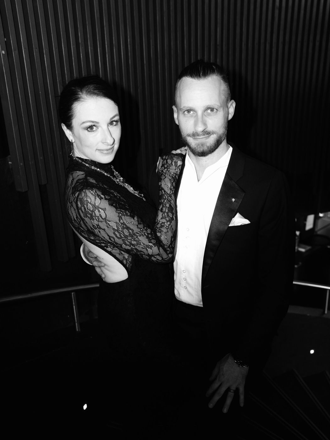 Veronika und Fabian Westerheide in Abendgarderobe, schwarz-weiß